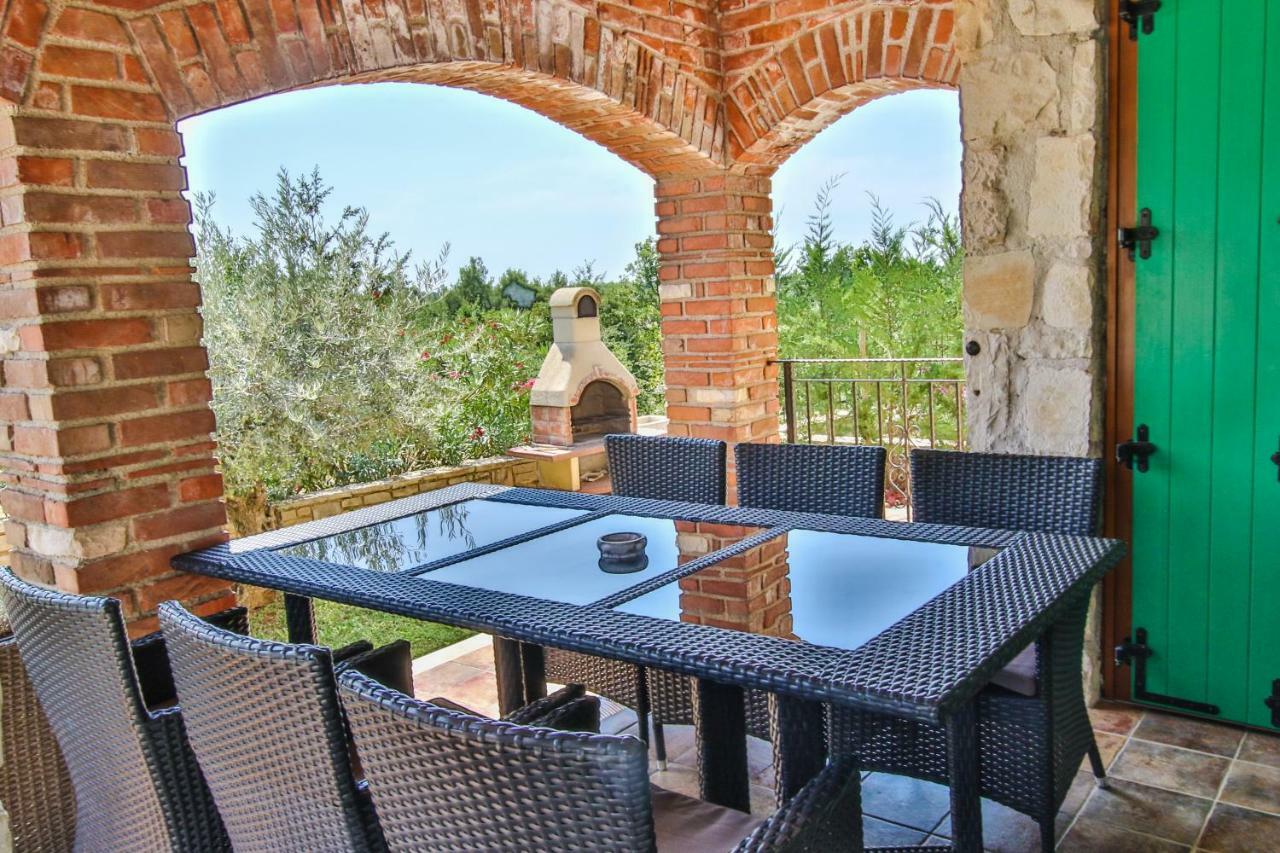 Villa Istriana Jakob With Pool Tar-Vabriga Exterior photo